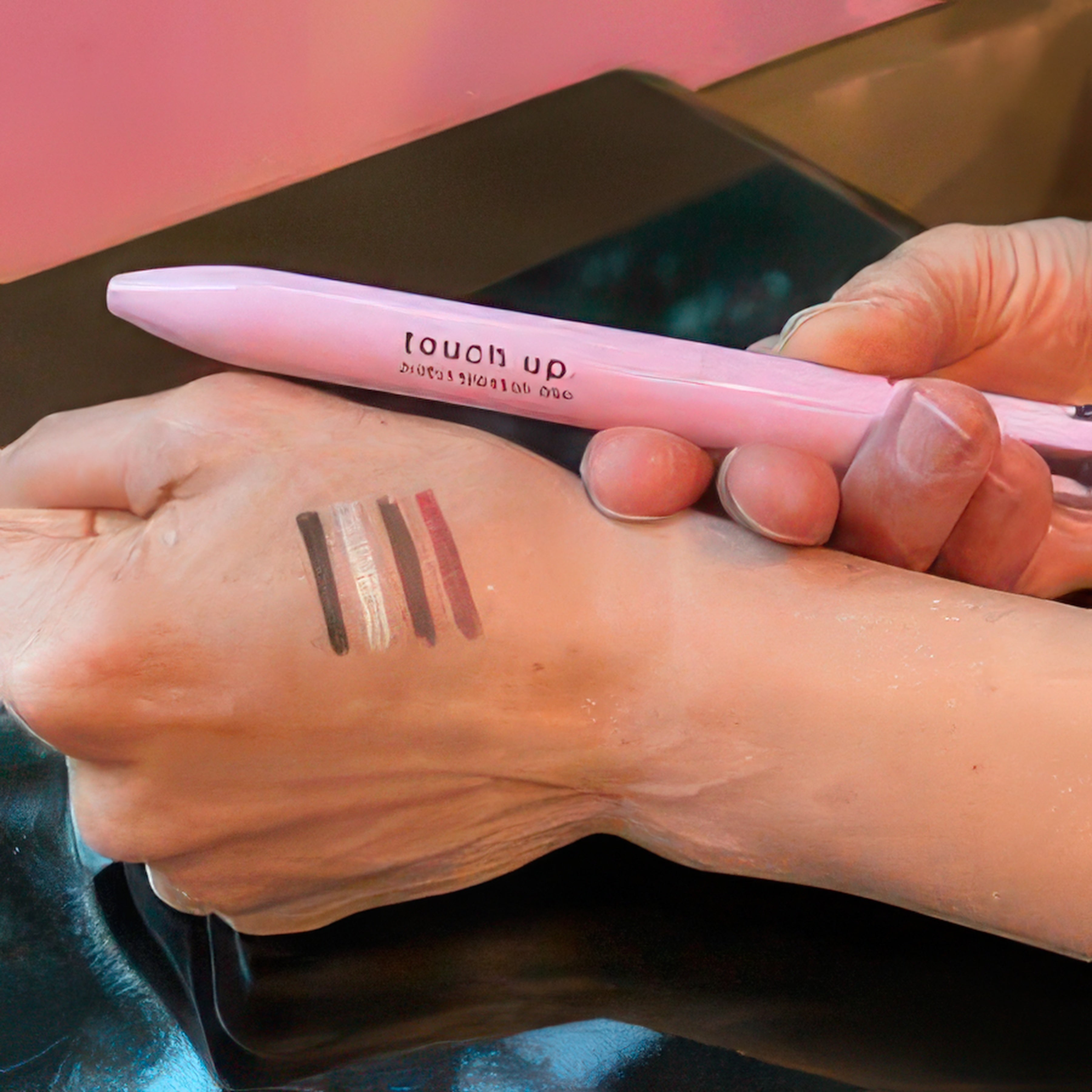 4-in-1 Portable Makeup Pen🪄